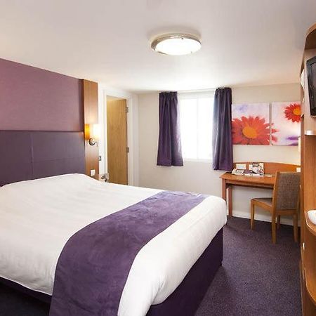 Premier Inn Premier Inn Wigan Exterior foto
